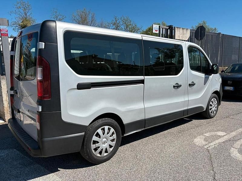 Usata Opel Vivaro S 145 CV (106 kW) 2016 Argento Monovolume