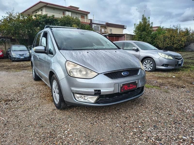 Usata Ford Galaxy Ghia 140 CV (102 kW) 2007 Grigio Monovolume