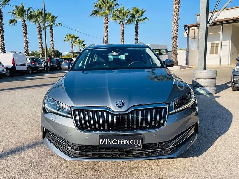 Grigio Usata 2020 Skoda Superb LAURIN & KLEMENT Station wagon | 17.490 € (Molto cara) - Immagine 1/4