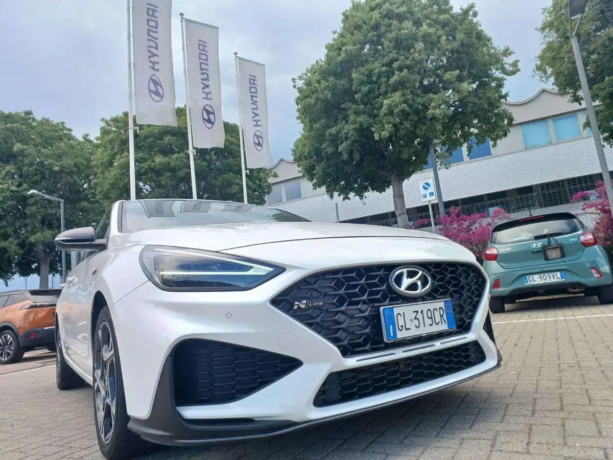 Usata Hyundai i30 N Line 120 CV (88 kW) 2022 Bianco Berlina