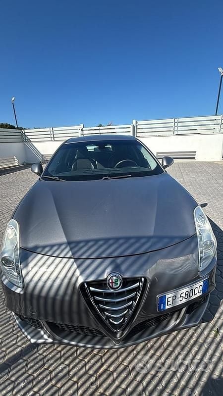 Usata Alfa Romeo Giulietta 109 CV (80 kW) 2013 Grigio Berlina