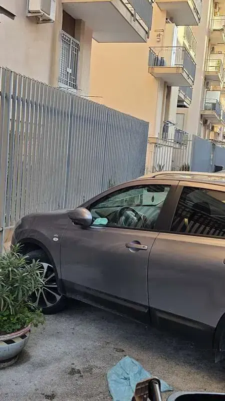 Usata Nissan Qashqai N-TEC 131 CV (96 kW) 2012 Grigio SUV