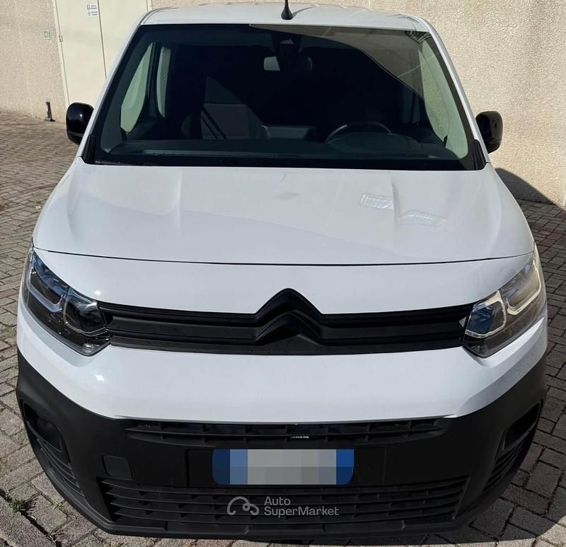 Usata Citroën Berlingo 131 CV (96 kW) 2023 Bianco Monovolume