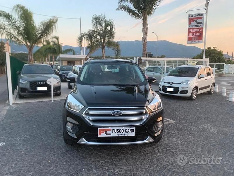 Usata Ford Kuga Titanium 120 CV (88 kW) 2017 Nero SUV