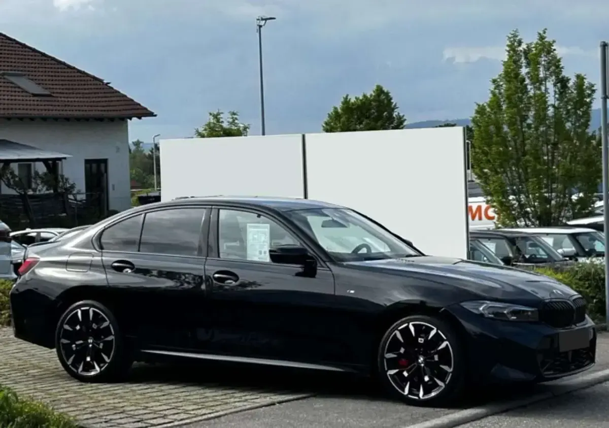 Usata BMW 330 M Sport 245 CV (180 kW) 2025 Nero Berlina