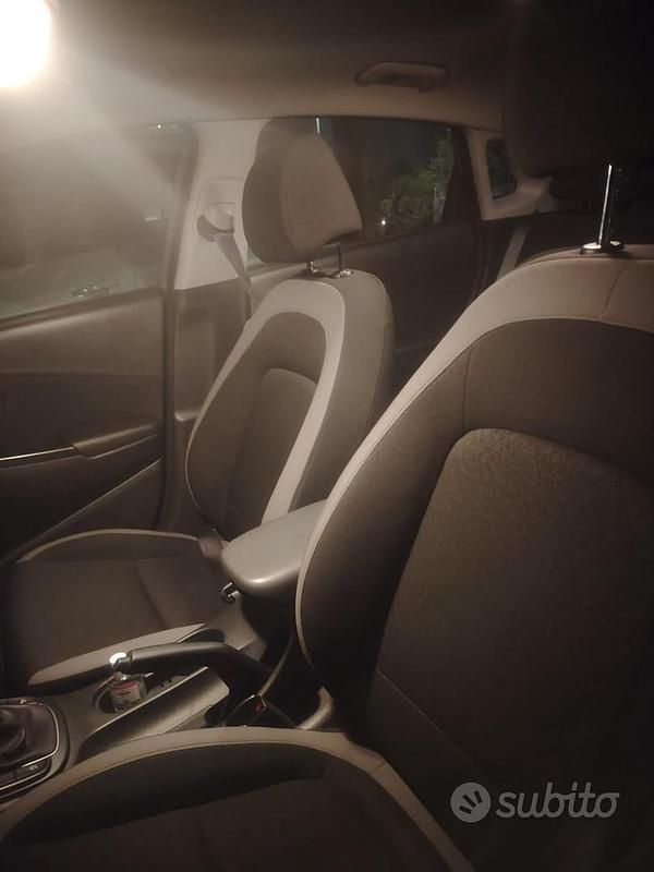 Usata Hyundai Kona 116 CV (85 kW) 2019 Grigio SUV