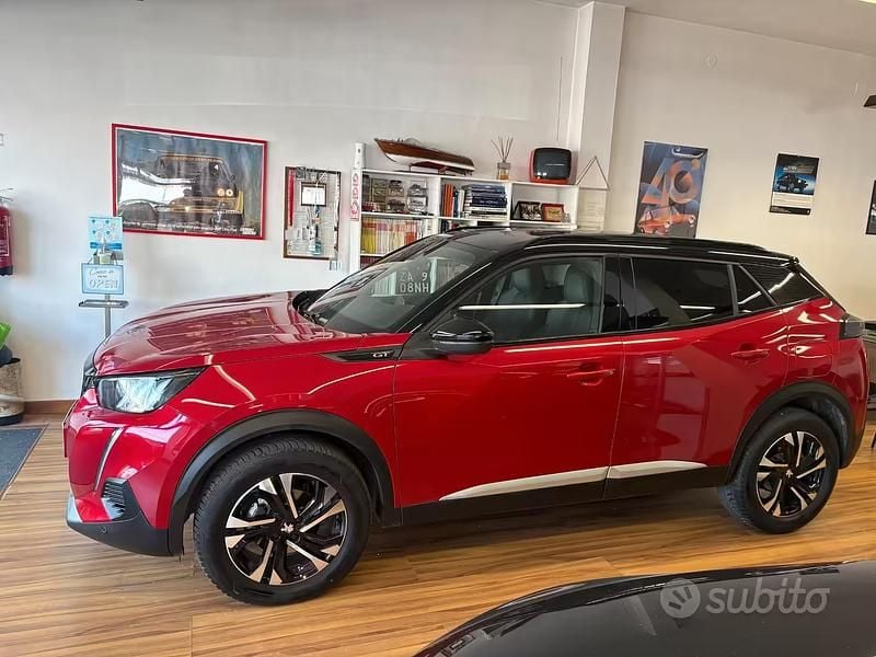 Usata Peugeot 2008 GT 131 CV (96 kW) 2023 Rosso SUV