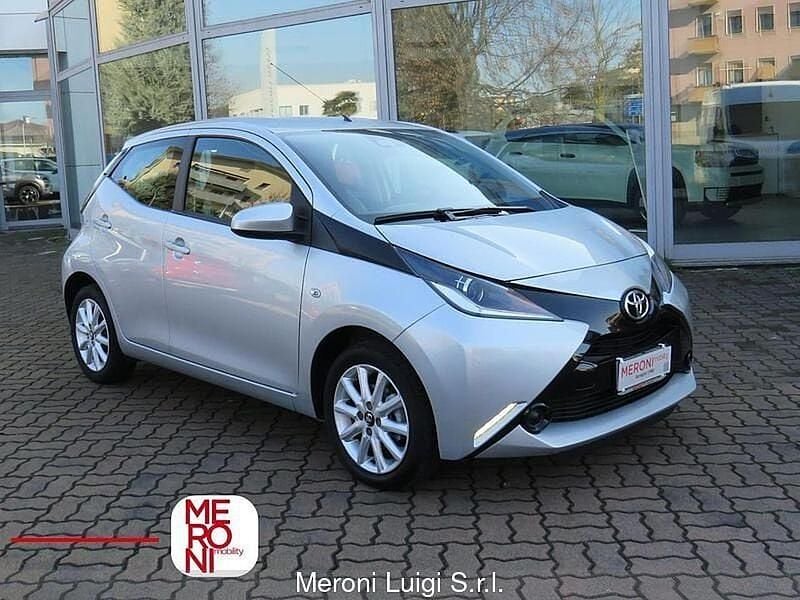 Usata Toyota Aygo X-cite 2018 Argento Utilitaria