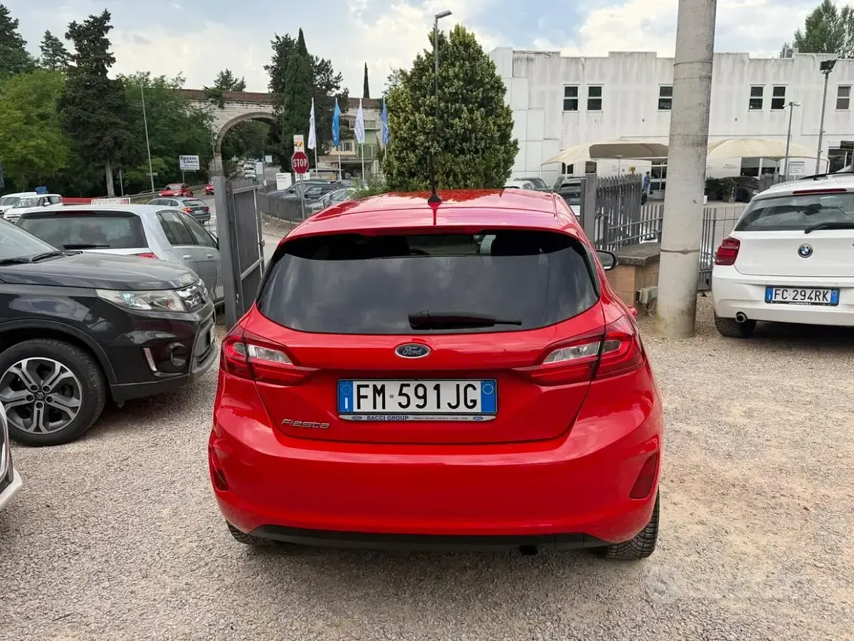 Usata Ford Fiesta 85 CV (62 kW) 2018 Rosso Utilitaria