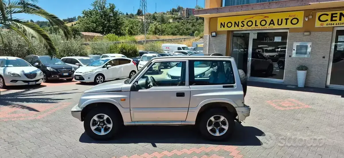 Usata Suzuki Vitara 87 CV (63 kW) 2003 Grigio SUV