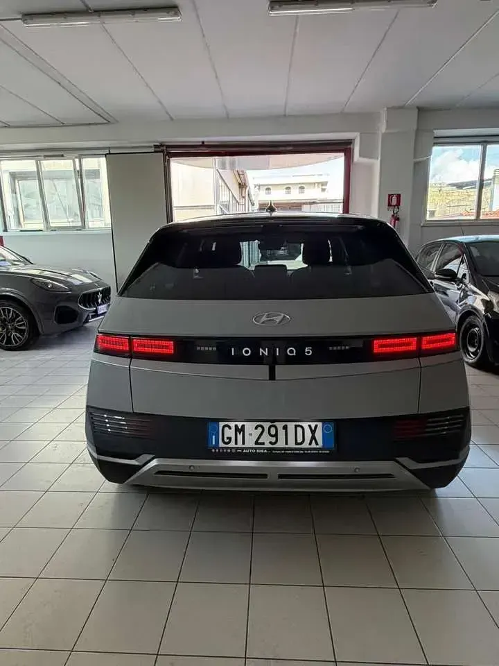 Usata Hyundai Ioniq 5 55 kW (76 CV) 2023 Grigio chiaro SUV