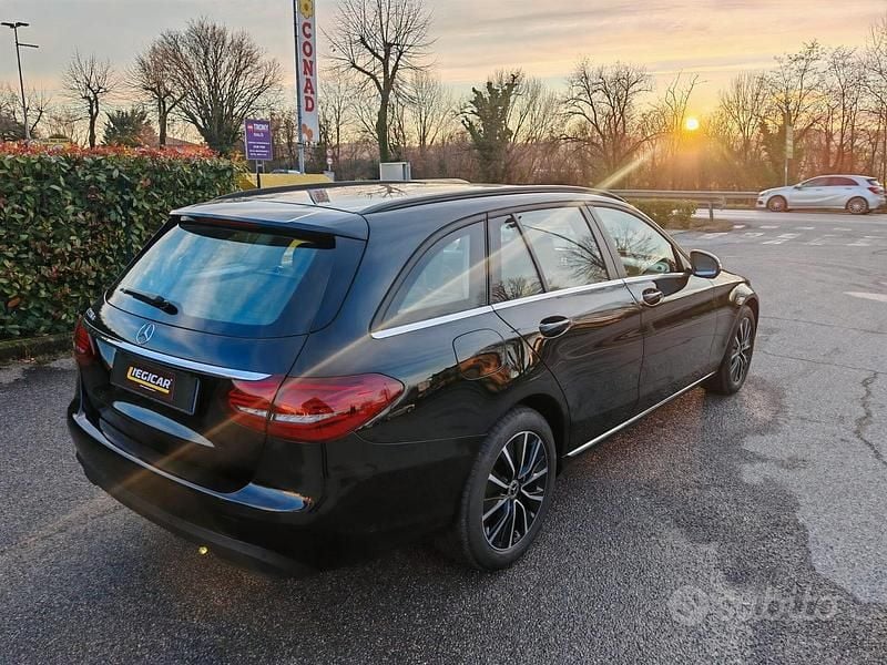 Usata Mercedes C220 194 CV (142 kW) 2019 Nero Station wagon