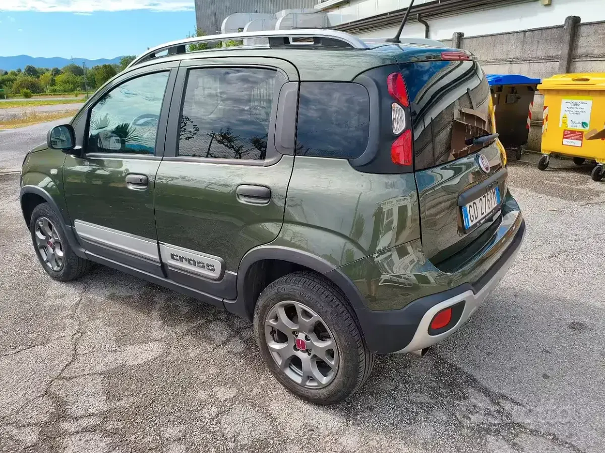 Usata Fiat Panda Cross Cross 85 CV (62 kW) 2021 Verde Utilitaria
