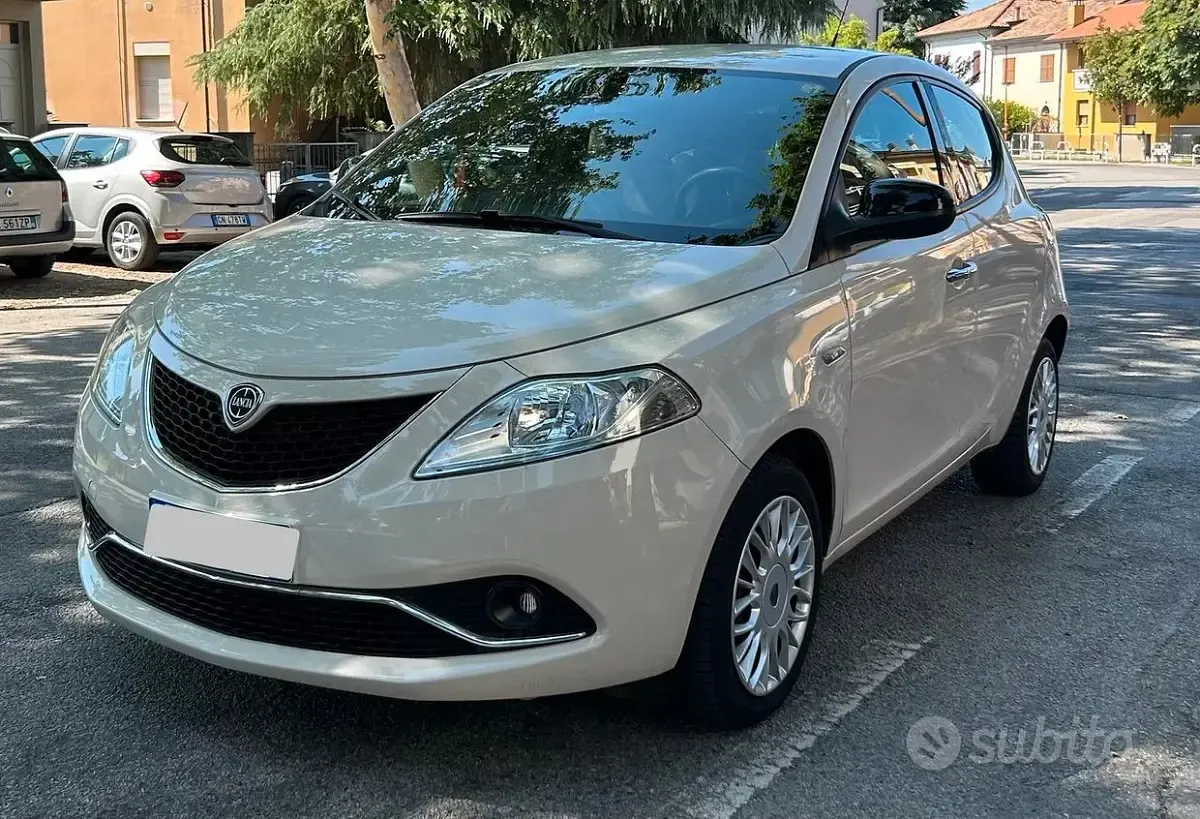 Usata Lancia Ypsilon 69 CV (50 kW) 2017 Utilitaria