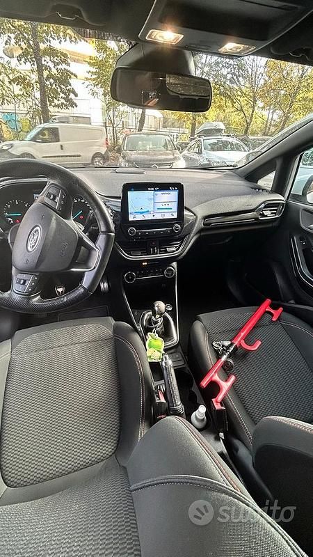 Usata Ford Fiesta ST-Line 85 CV (62 kW) 2017 Bianco Berlina