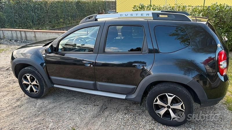 Usata Dacia Duster 110 CV (80 kW) 2017 Nero SUV