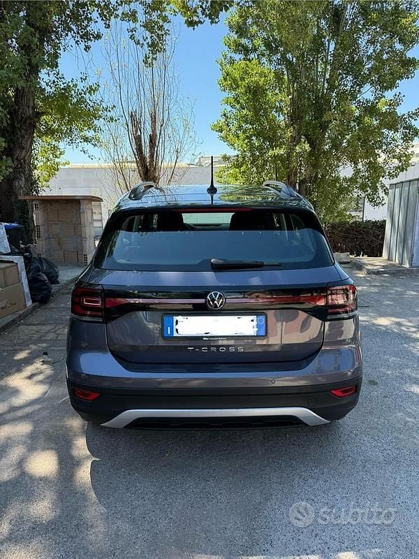 Usata VW T-Cross Advance 110 CV (80 kW) 2022 Grigio SUV