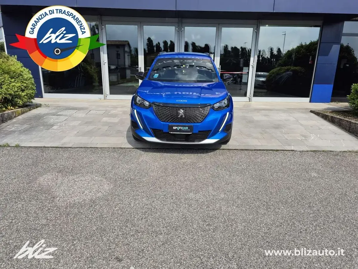 Usata Peugeot 2008 Allure 131 CV (96 kW) 2023 Blu SUV