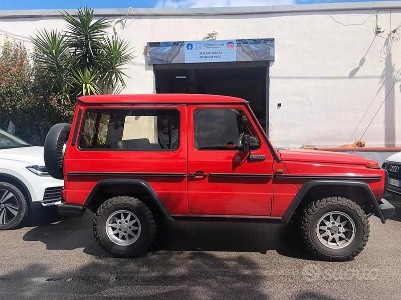 Usata Mercedes 240 72 CV (52 kW) 1980 Rosso SUV