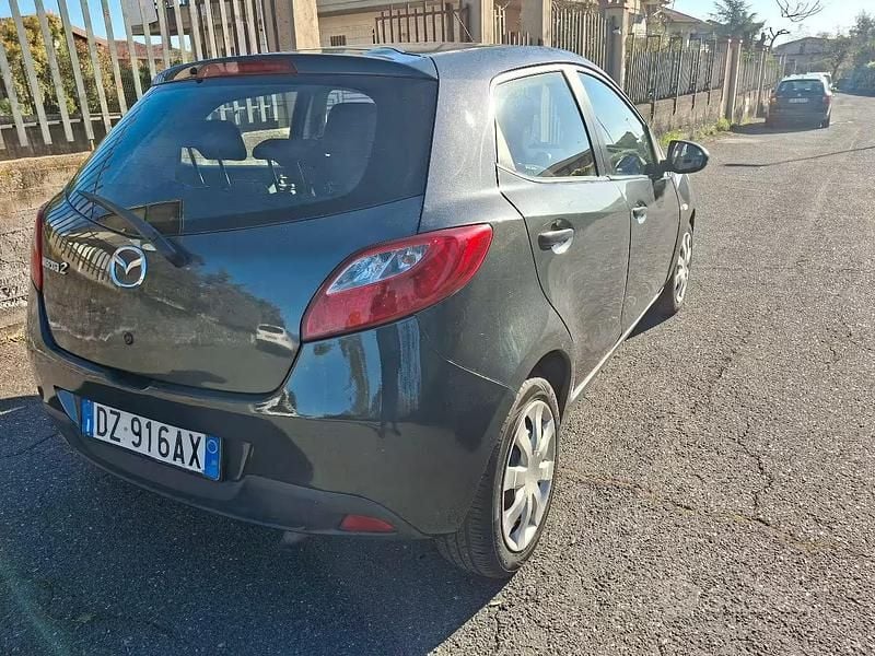 Usata Mazda 2 68 CV (50 kW) 2009 Grigio Utilitaria