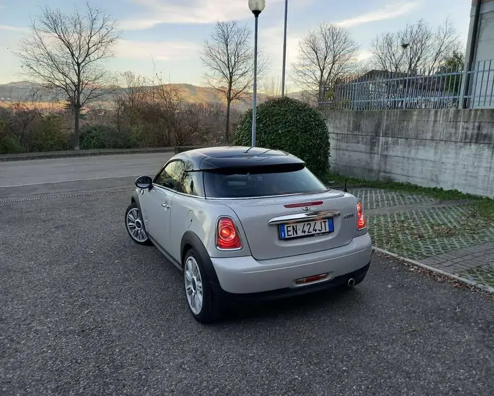 Usata Mini Cooper Coupé 122 CV (89 kW) 2012 Argento Coupé
