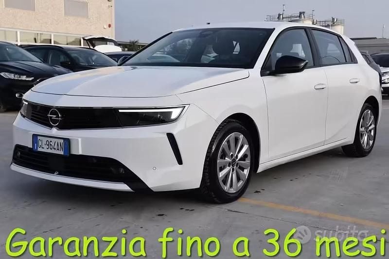 Usata Opel Astra Edition 131 CV (96 kW) 2022 Bianco Berlina