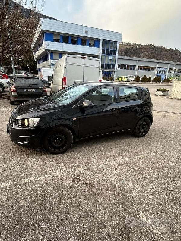 Usata Chevrolet Aveo LT 75 CV (55 kW) 2012 Berlina