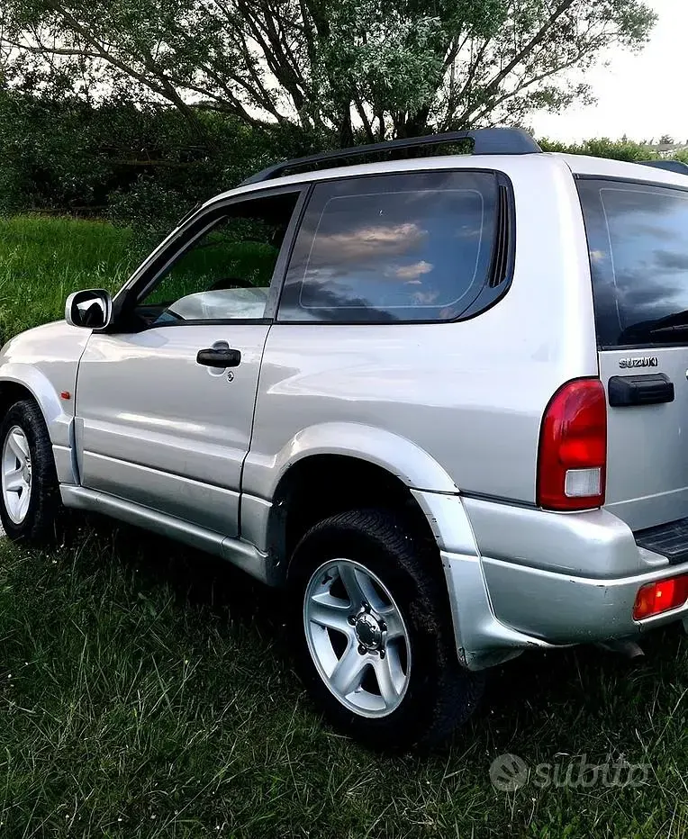 Usata Suzuki Grand Vitara 94 CV (69 kW) 2003 Grigio SUV