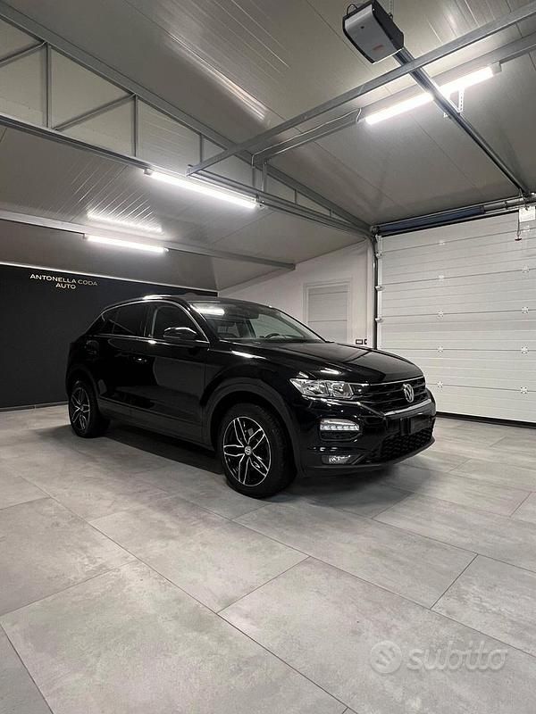 Usata VW T-Roc Style 116 CV (85 kW) 2020 Nero SUV