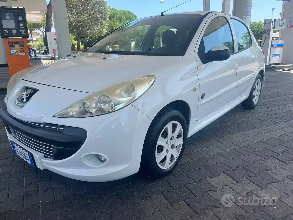 Usata Peugeot 206 60 CV (44 kW) 2012 Berlina