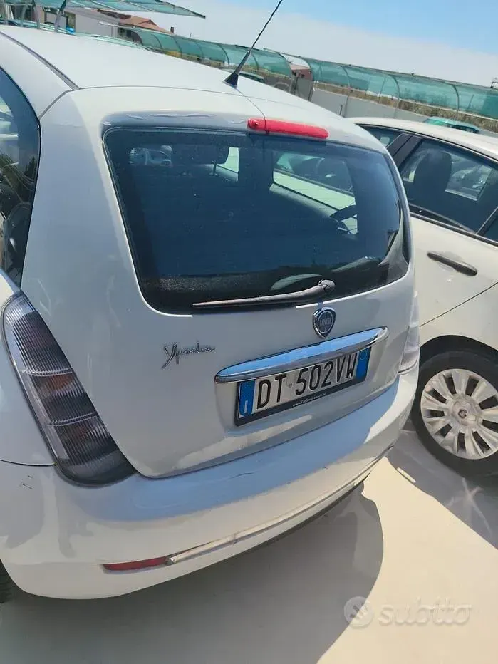 Usata Lancia Ypsilon 60 CV (44 kW) 2009 Bianco Utilitaria