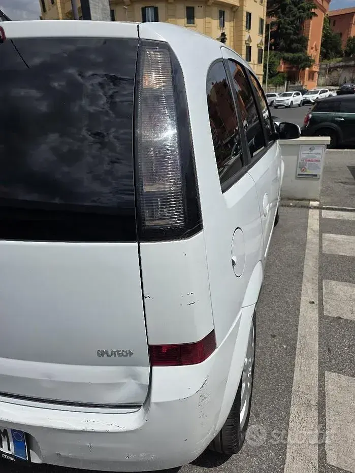 Usata Opel Meriva Club 90 CV (66 kW) 2009 Bianco Monovolume