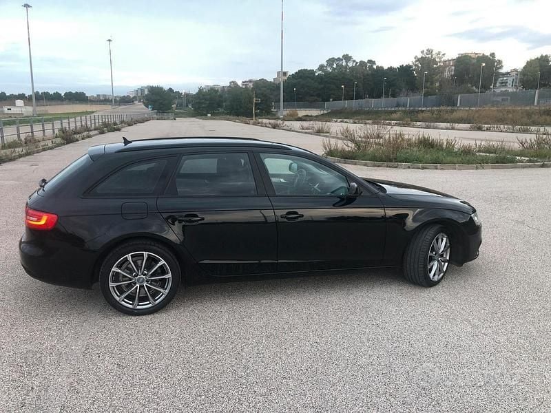 Usata Audi A4 150 CV (110 kW) 2015 Nero Station wagon