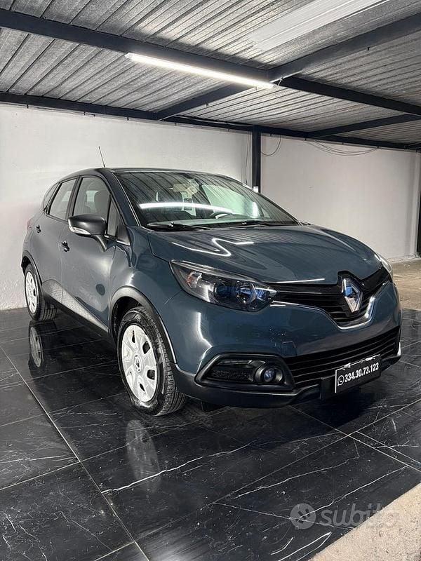 Usata Renault Captur 90 CV (66 kW) 2016 Grigio SUV