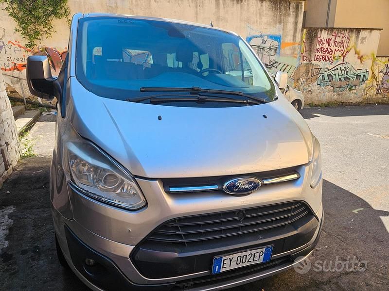 Usata Ford Tourneo Custom S 2015 Grigio Furgone