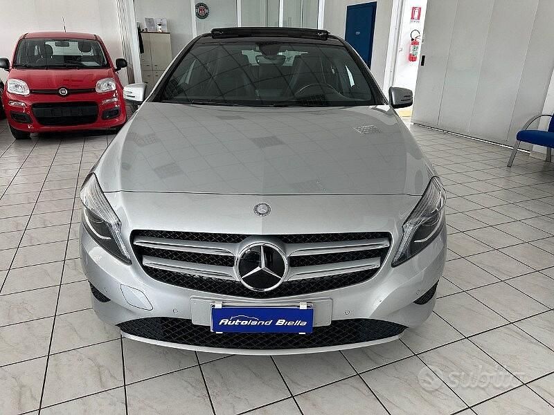 Usata Mercedes A180 109 CV (80 kW) 2014 Grigio Berlina