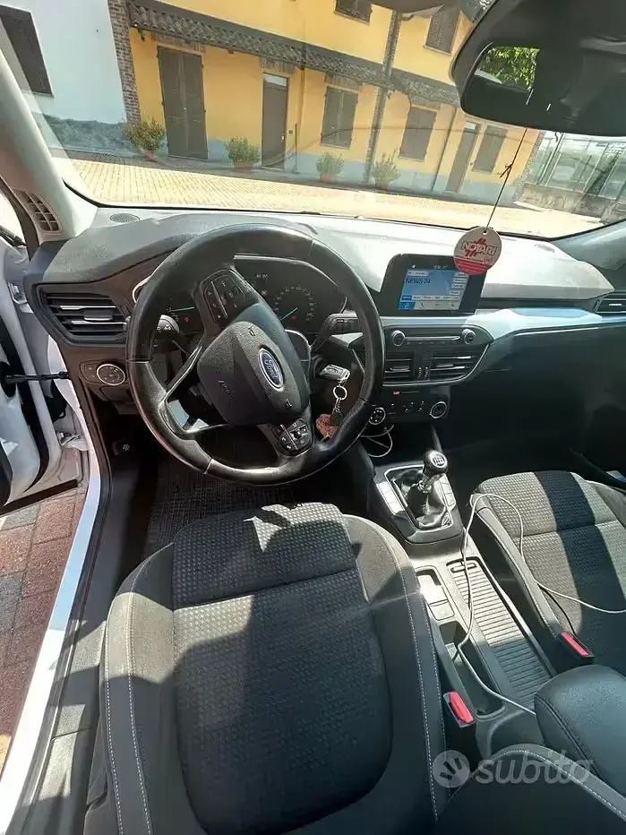 Usata Ford Focus 101 CV (74 kW) 2019 Bianco Berlina
