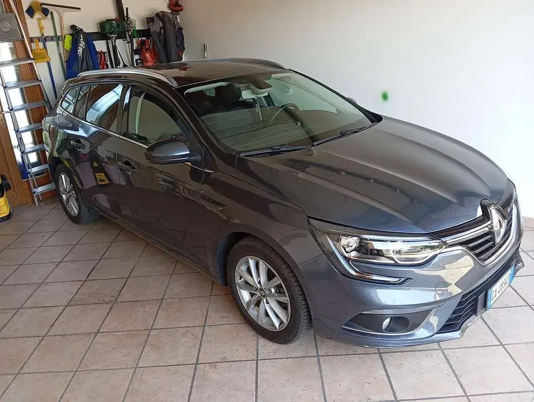 Usata Renault Mégane GrandTour Business 116 CV (85 kW) 2020 Bluazzurro Station wagon