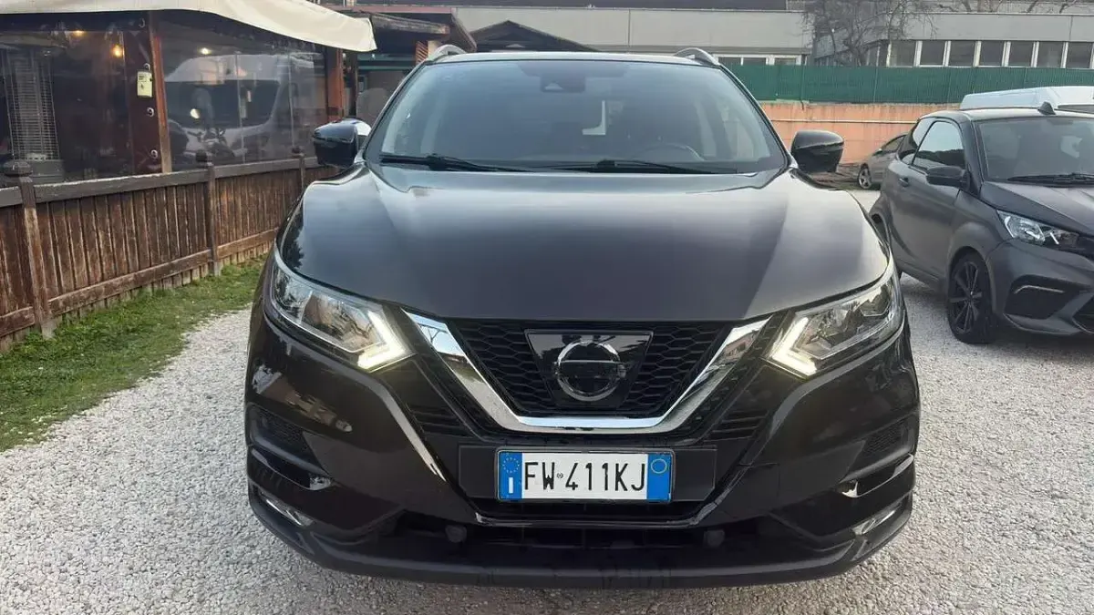 Usata Nissan Qashqai Tekna 131 CV (96 kW) 2019 Nero SUV
