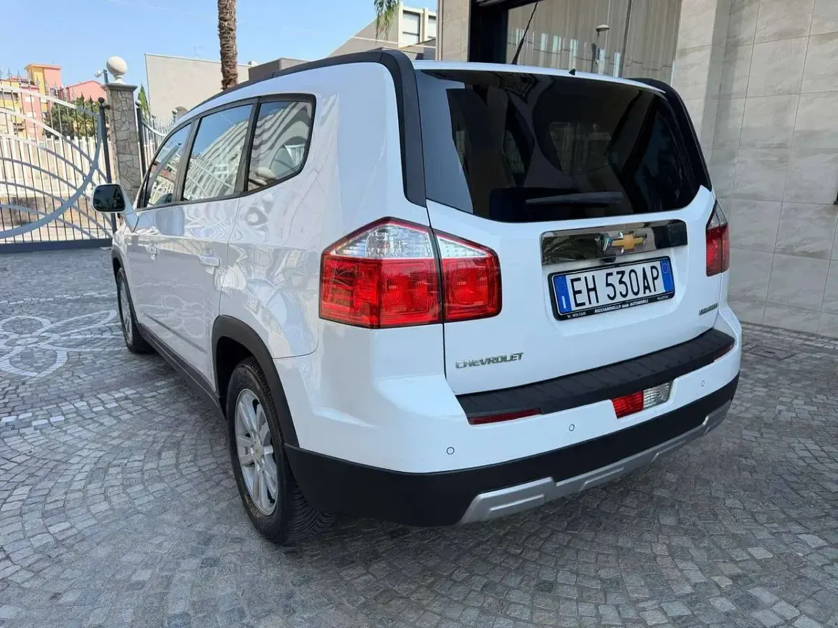 Usata Chevrolet Orlando LT 131 CV (96 kW) 2011 Bianco Monovolume