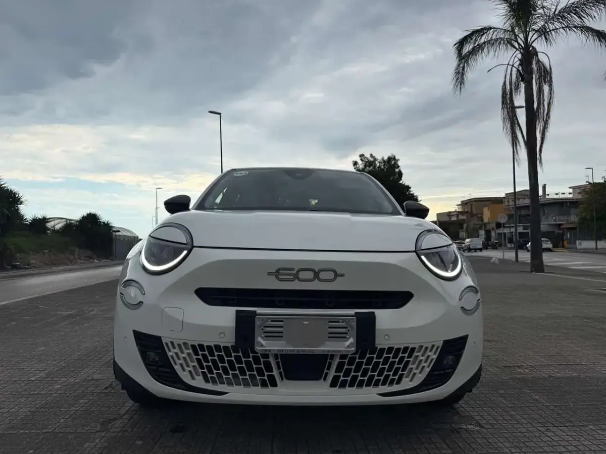 Usata Fiat 600 La Prima 101 CV (74 kW) 2025 Bianco SUV