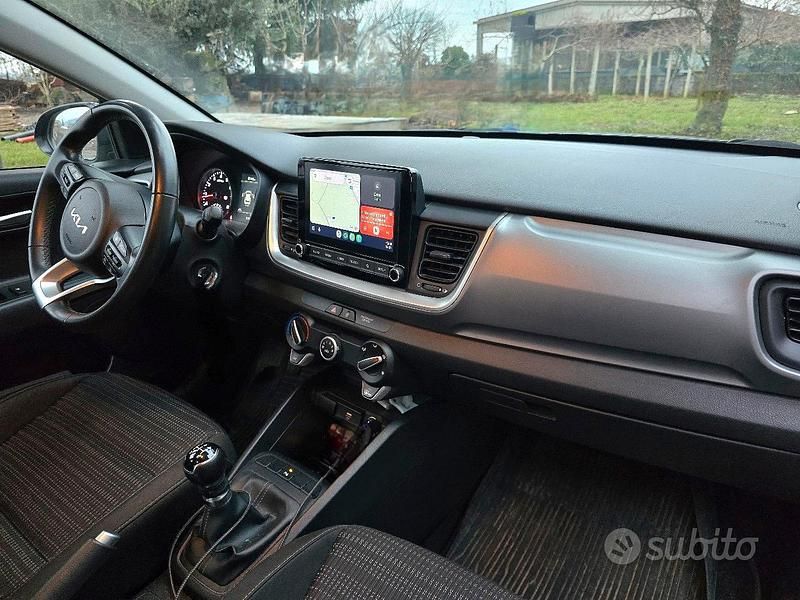 Usata Kia Stonic 84 CV (61 kW) 2022 Grigio SUV