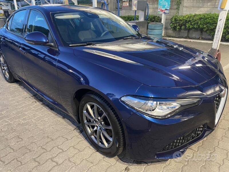 Usata Alfa Romeo Giulia 160 CV (117 kW) 2018 Blu Berlina