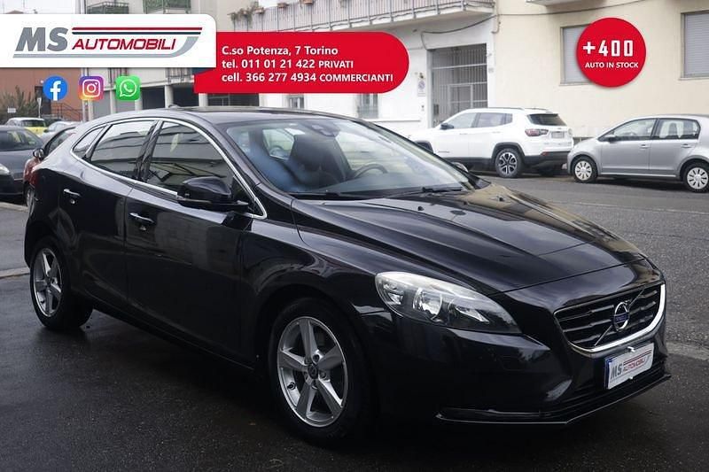 Gebraucht Volvo V40 Momentum 115 PS (84 kW) 2015 Schwarz Kleinwagen