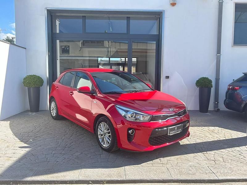Usata Kia Rio 77 CV (56 kW) 2017 Rosso Berlina