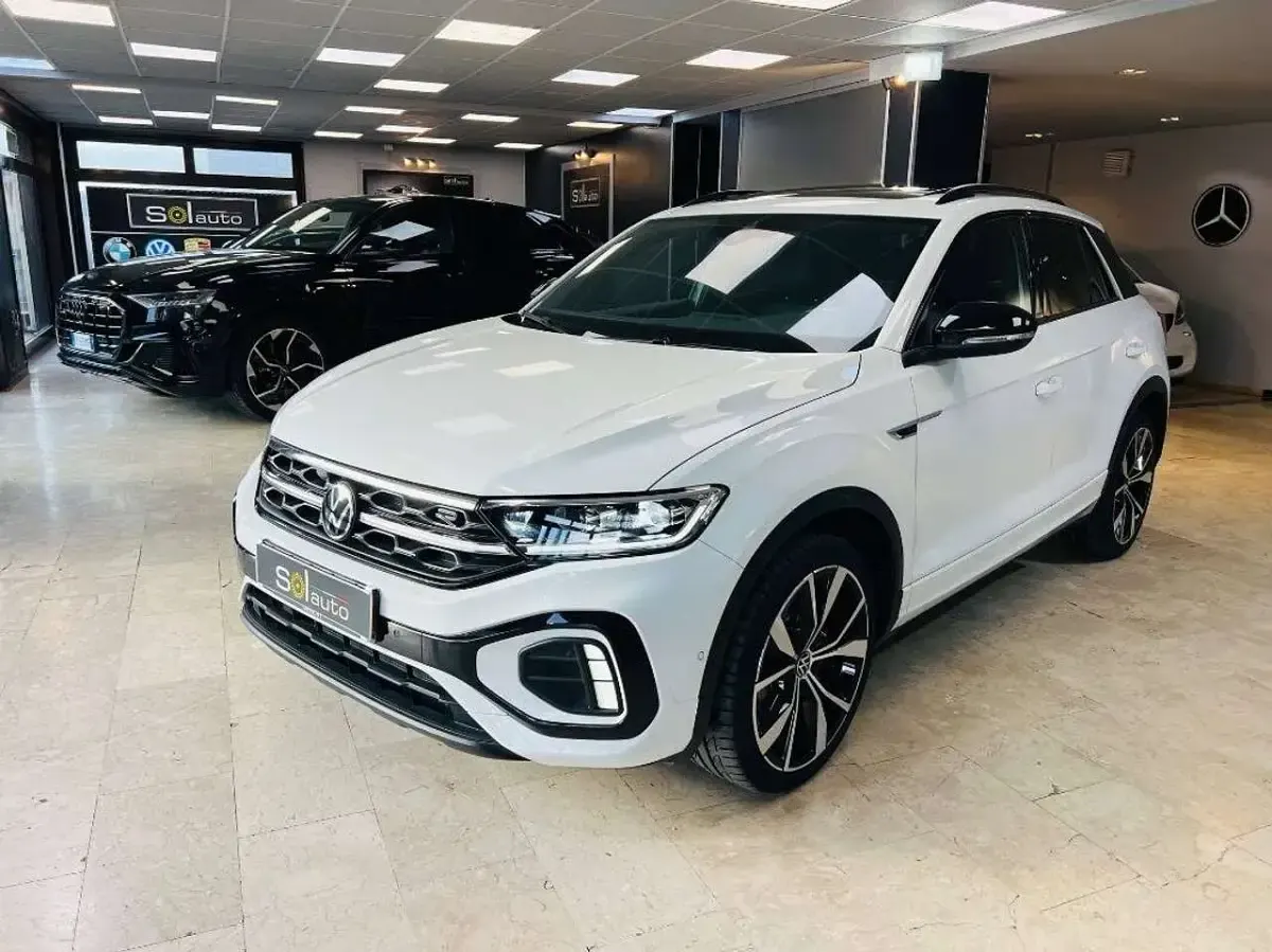 Usata VW T-Roc R-line 150 CV (110 kW) 2024 0q0q  pure white  pure white SUV