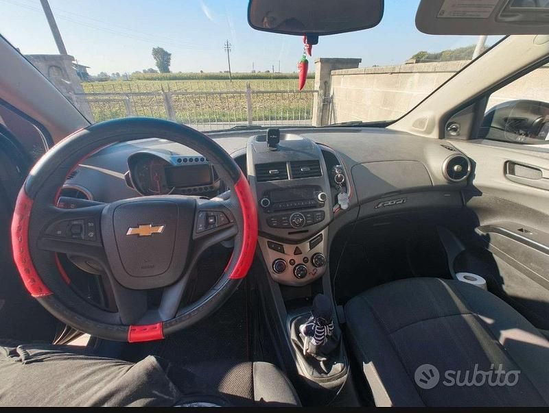 Usata Chevrolet Aveo LT 75 CV (55 kW) 2012 Nero Utilitaria