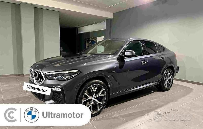 Usata BMW X6 M Sport 340 CV (250 kW) 2021 Artik grau metallizzato SUV