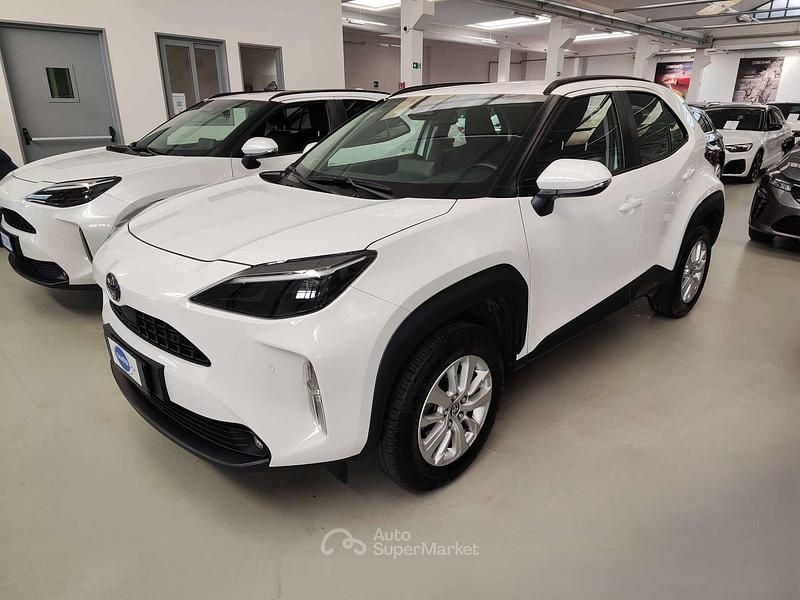 Usata Toyota Yaris Hybrid Active 92 CV (67 kW) 2025 Super white