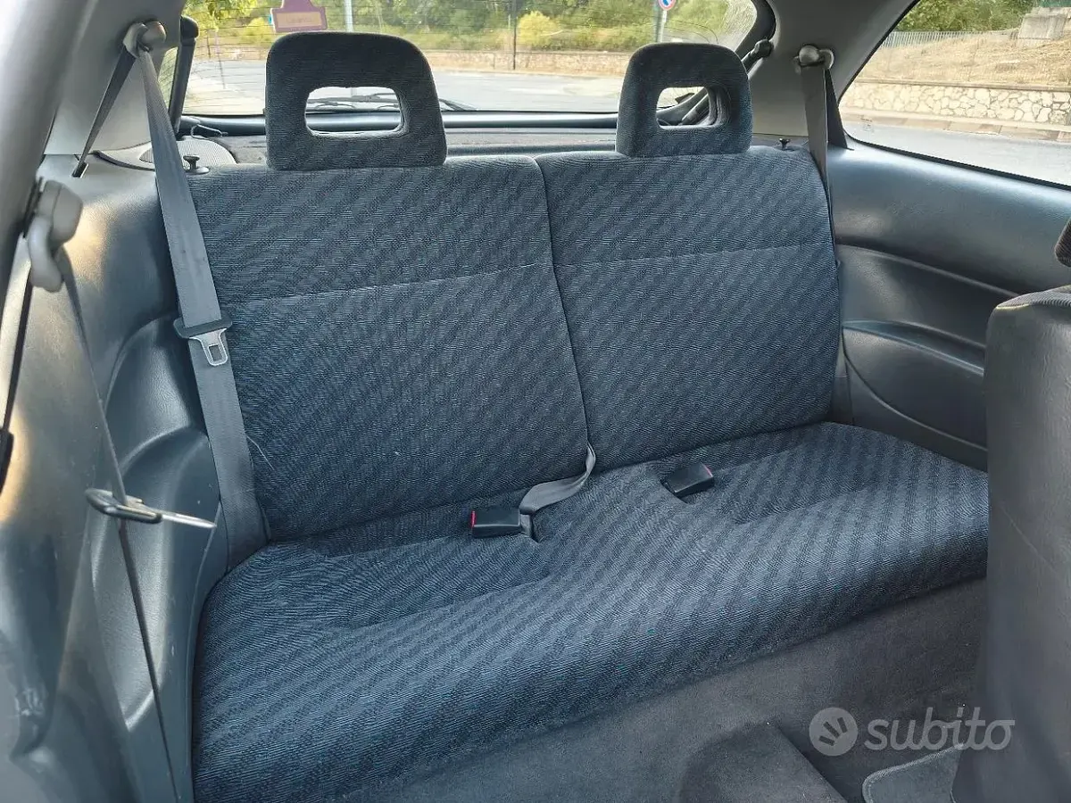 Usata Honda Civic 90 CV (66 kW) 1999 Grigio Berlina